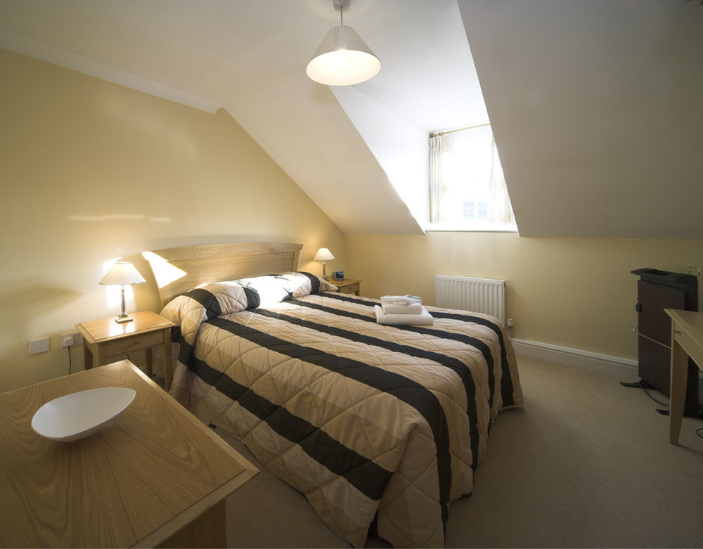 Stanshawe Court Aparthotel Reading Exterior photo